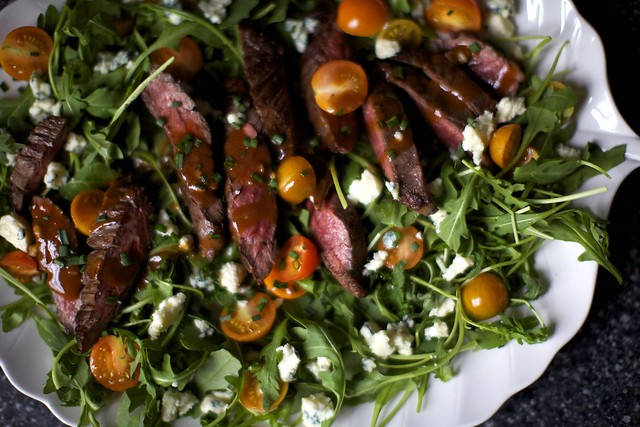 steak salad with blue cheese