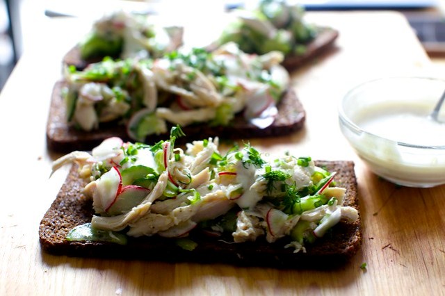 spring chicken salad toasts