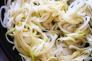 onions, caramelizing