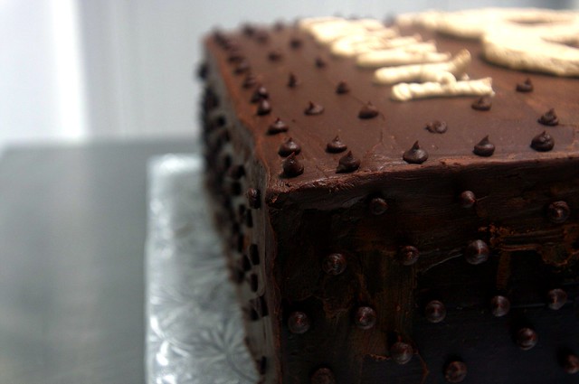 giant chocolate cake, details